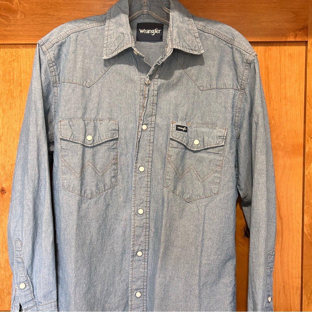 Wrangler Western Men's Light Blue Denim Pearl Button Down Shirt